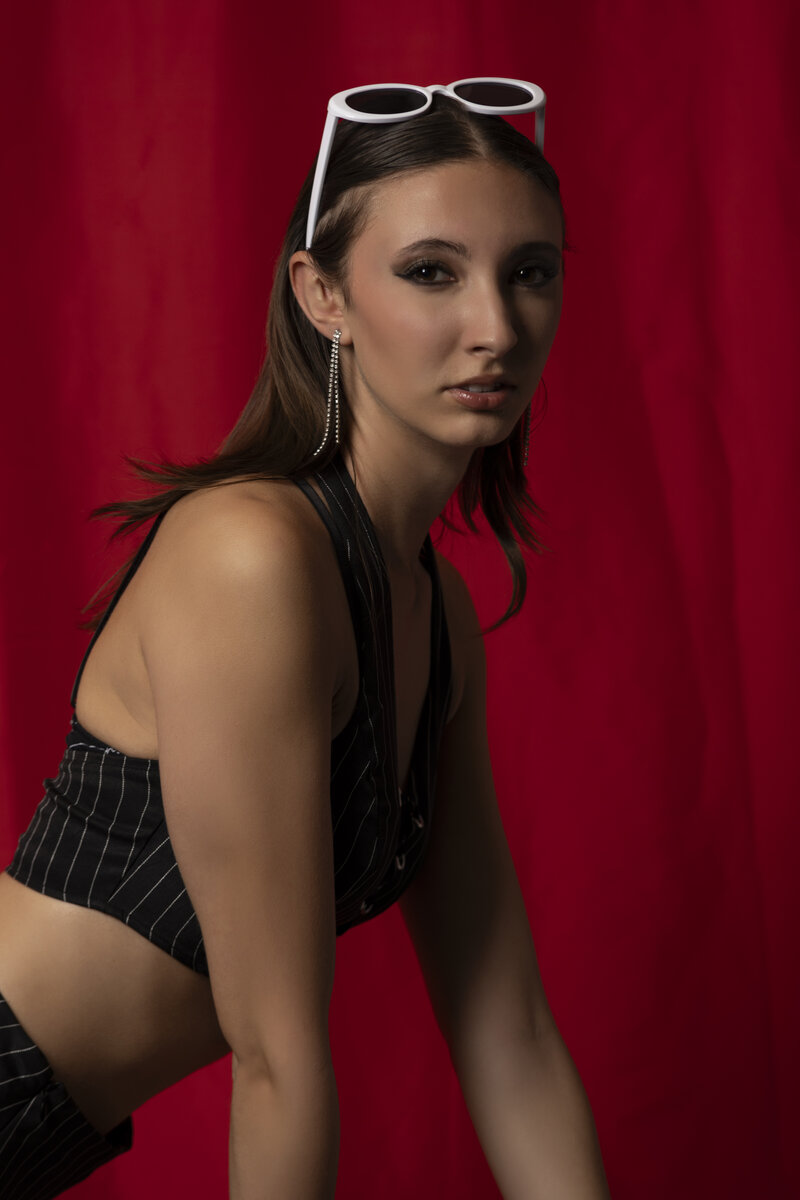 Over-the-shoulder glance